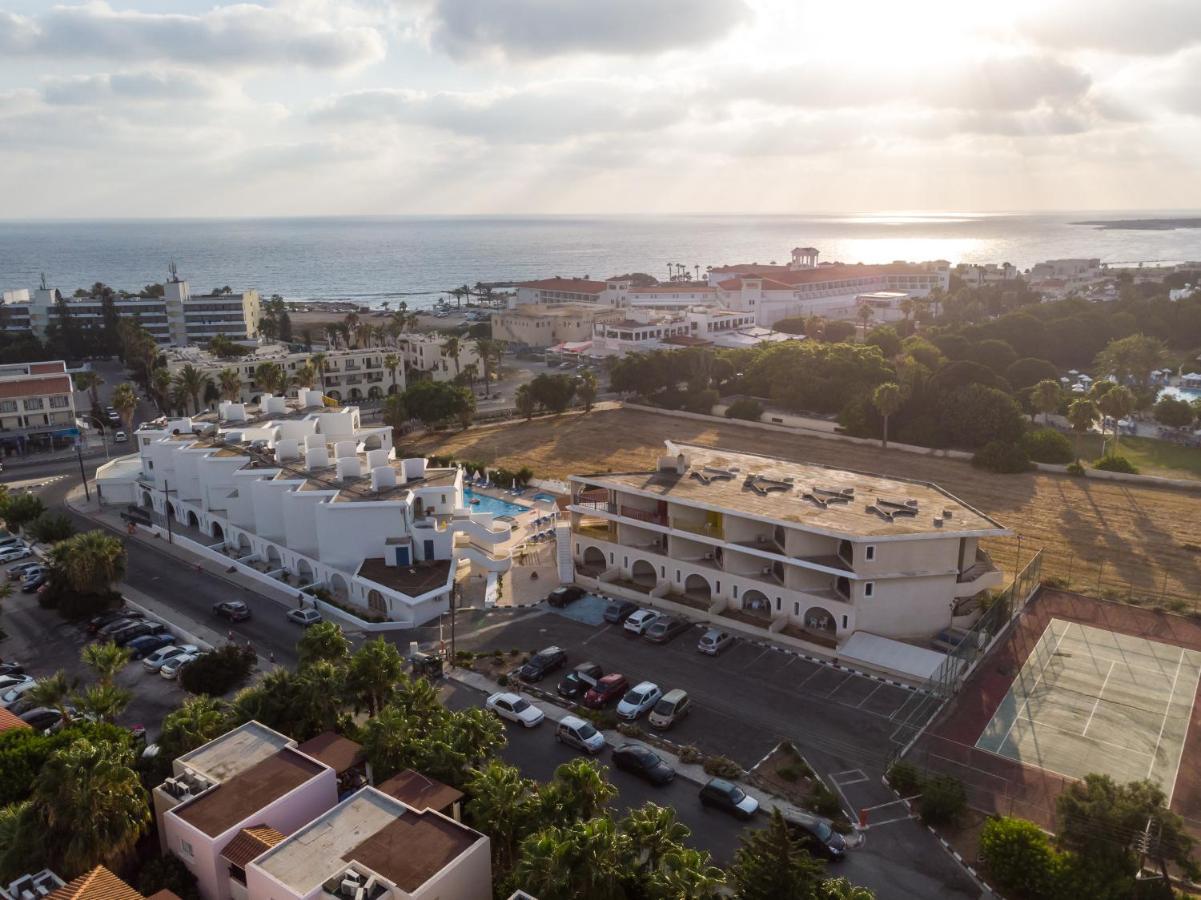 Pandream Hotel Apartments Paphos Exteriör bild