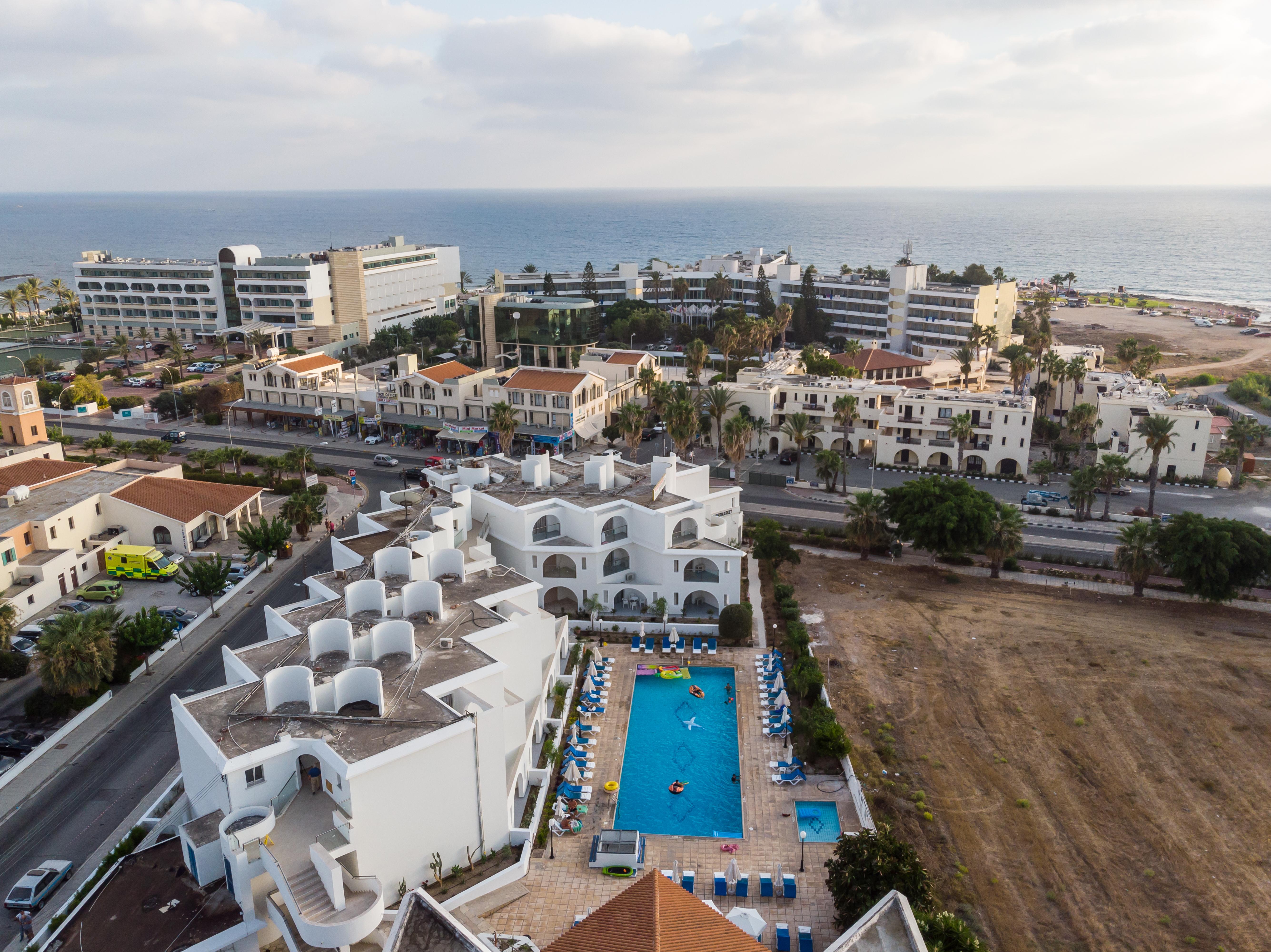 Pandream Hotel Apartments Paphos Exteriör bild