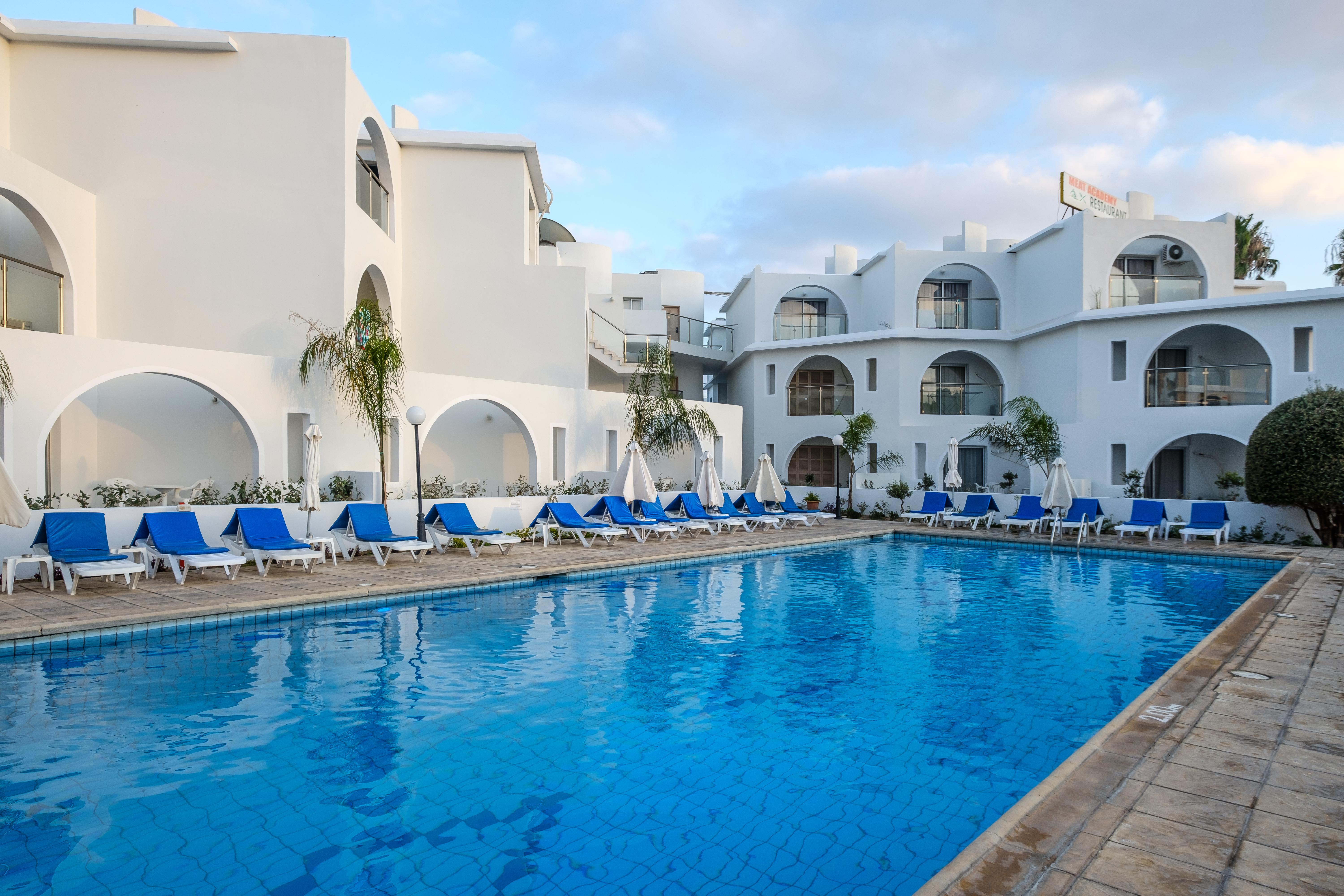 Pandream Hotel Apartments Paphos Exteriör bild