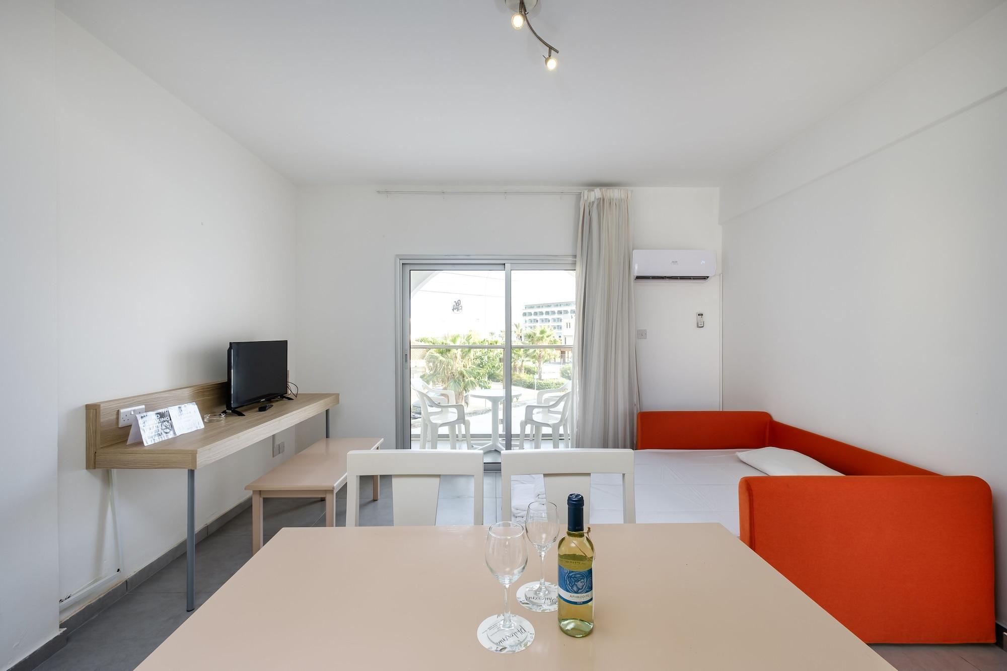 Pandream Hotel Apartments Paphos Exteriör bild