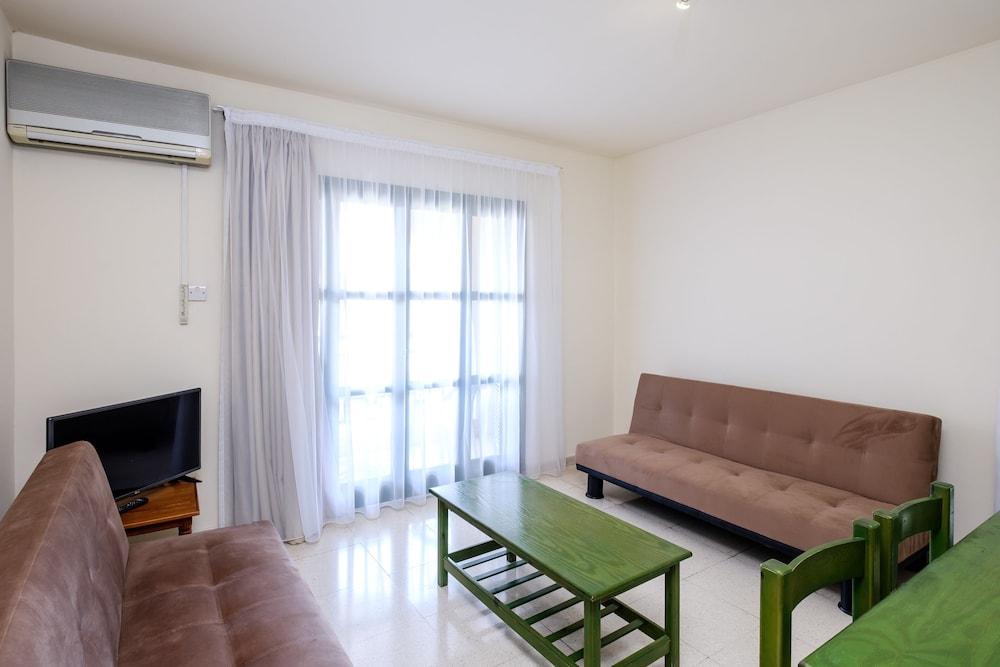 Pandream Hotel Apartments Paphos Exteriör bild