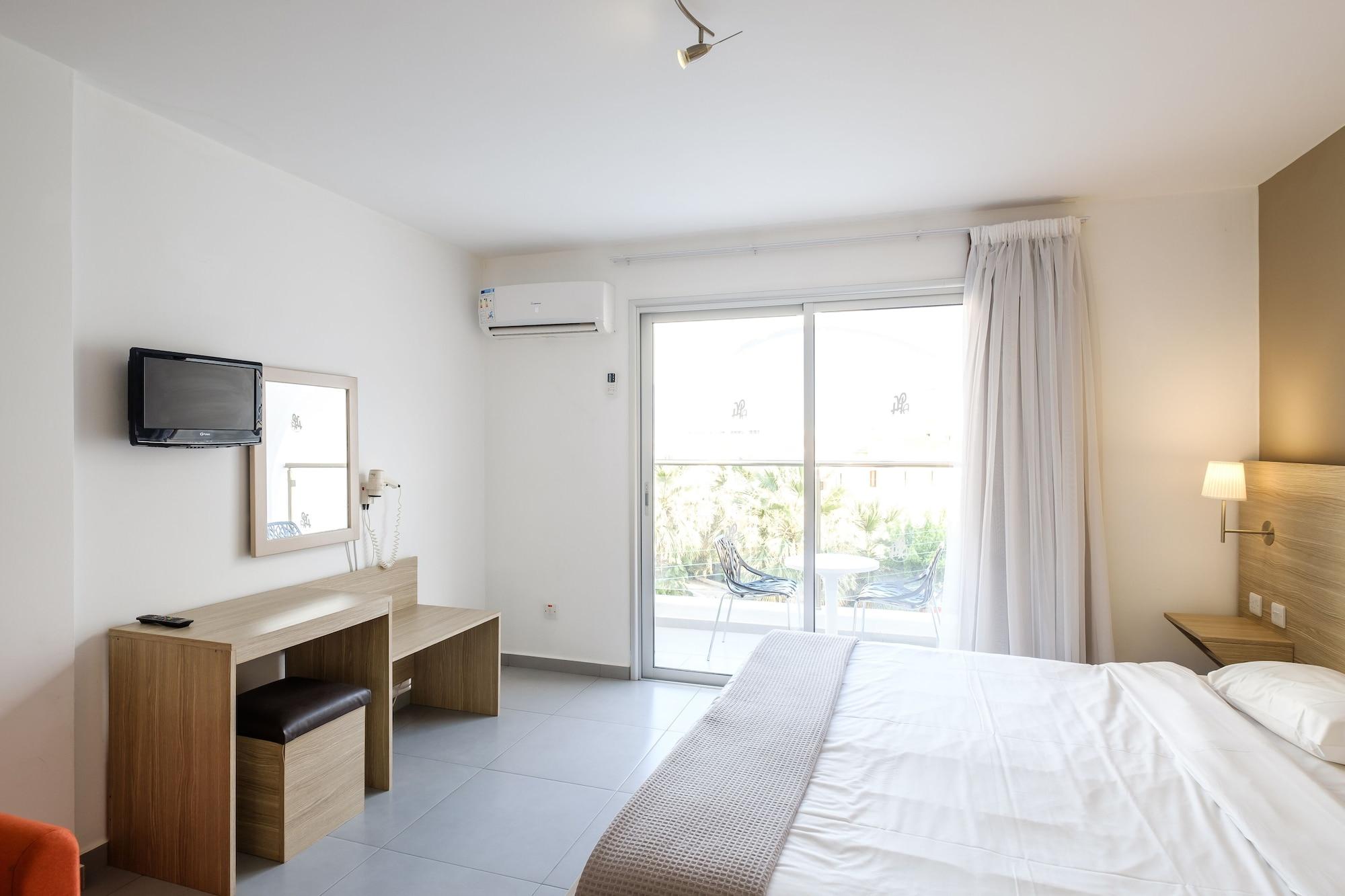 Pandream Hotel Apartments Paphos Exteriör bild
