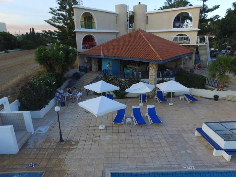 Pandream Hotel Apartments Paphos Exteriör bild