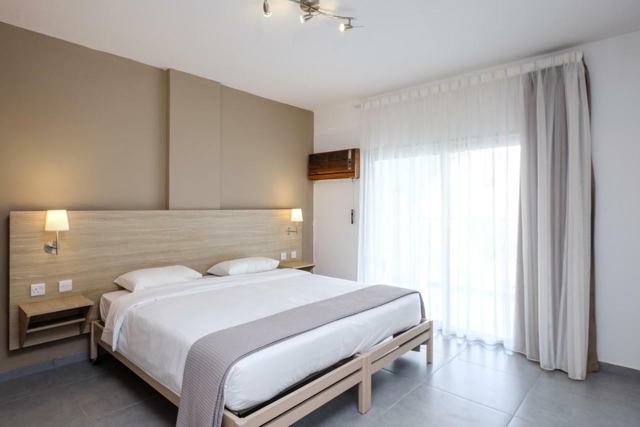 Pandream Hotel Apartments Paphos Exteriör bild
