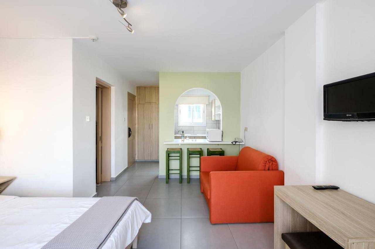 Pandream Hotel Apartments Paphos Exteriör bild